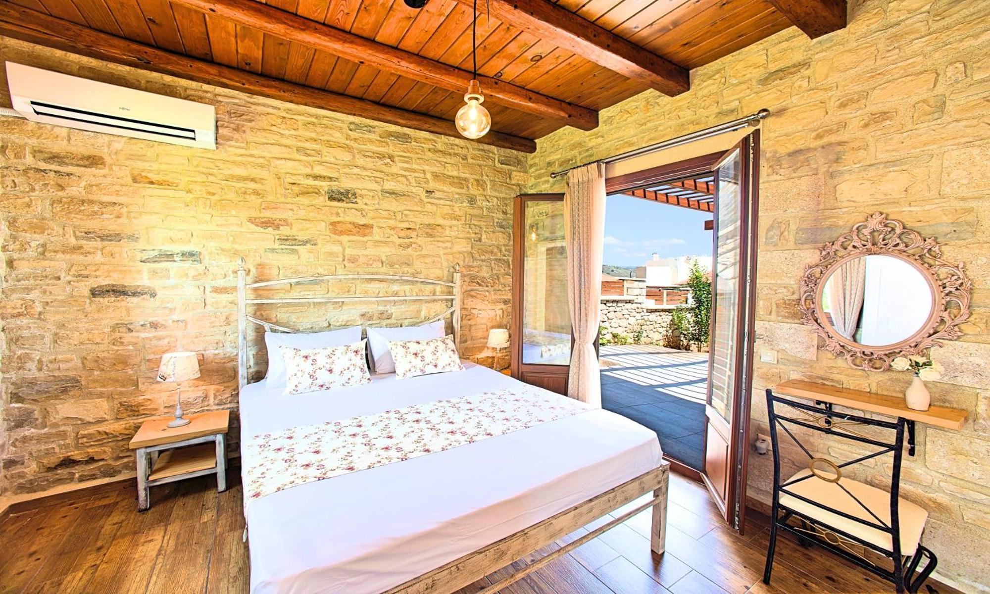 Vila Cretan Sunrise Heated Pool